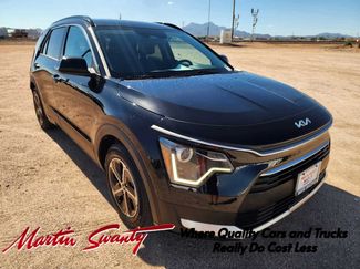 Used 2023 Kia Niro EX FWD video 1