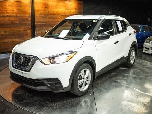 Used 2019 Nissan Kicks S image 2