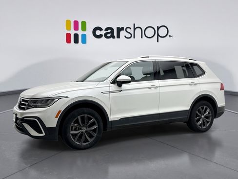 Used 2023 Volkswagen Tiguan SE AWD/4WD image 1