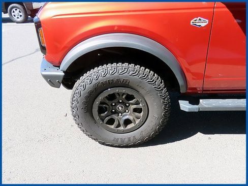 Used 2023 Ford Bronco Wildtrak image 4