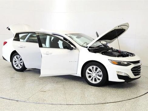 Used 2025 Chevrolet Malibu LT FWD image 9
