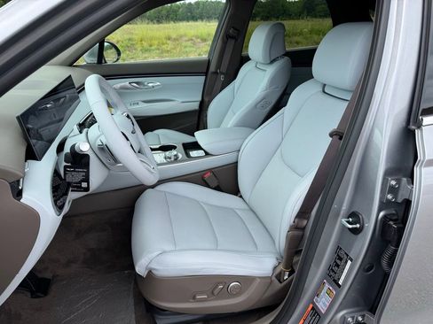New 2026 Genesis GV70 2.5T Advanced AWD/4WD image 15