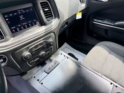 Used 2021 Dodge Charger Police image 15