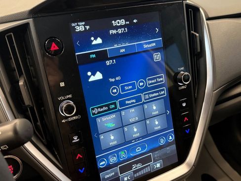 Used 2024 Subaru Crosstrek 2.0i Premium image 11