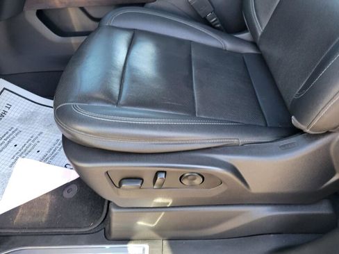 Used 2022 GMC Sierra 1500 SLT w/ SLT Convenience Package image 13