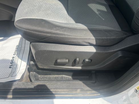 Used 2017 Ford Escape SE AWD/4WD image 16