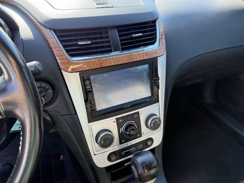 Used 2011 Chevrolet Malibu LT image 19