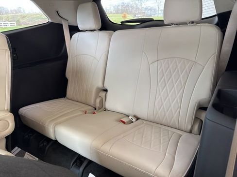 Used 2023 Buick Enclave Avenir w/ Avenir Technology Package image 33