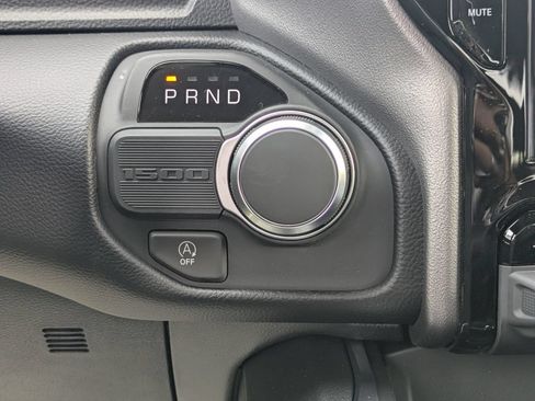 New 2026 RAM 1500 Big Horn AWD/4WD image 19