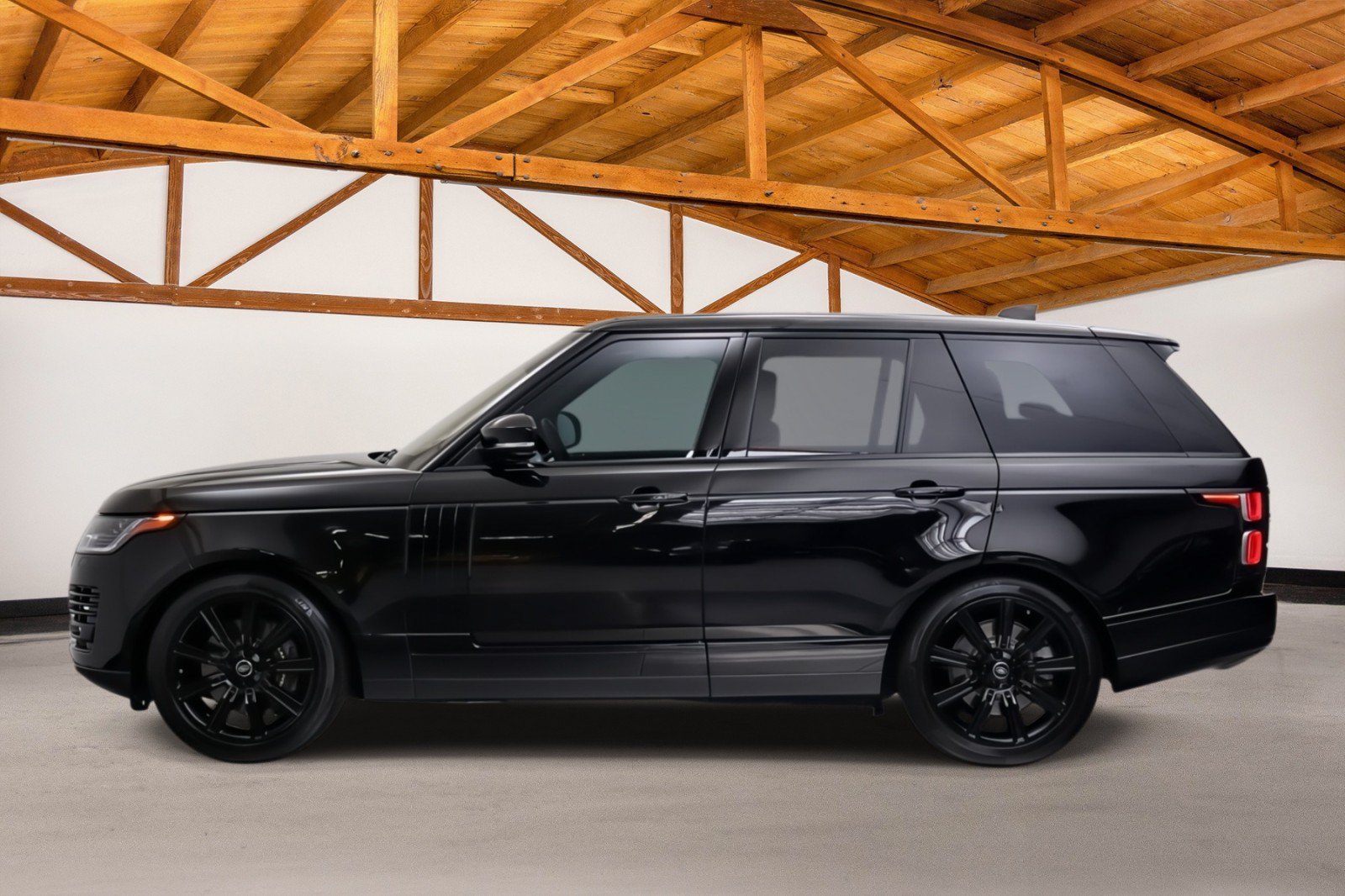 Used 2020 Land Rover Range Rover HSE AWD/4WD image 2