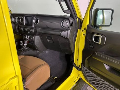 Used 2023 Jeep Wrangler Unlimited Sahara w/ Dual Top Group AWD/4WD image 30