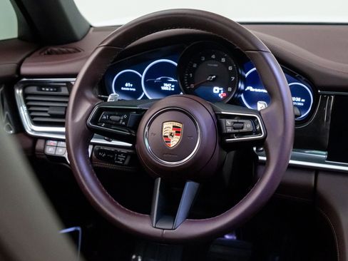 Used 2023 Porsche Panamera 4 Platinum Edition image 12