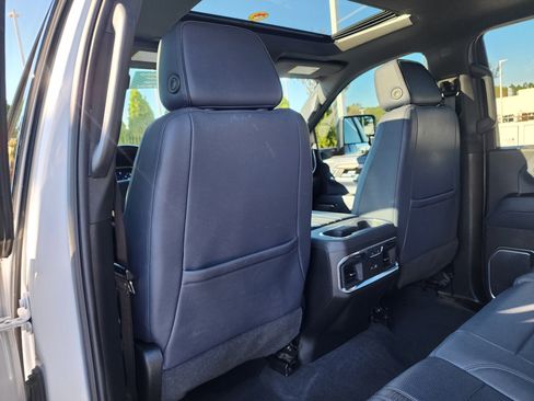 Used 2024 Chevrolet Silverado 3500 High Country w/ High Country Premium Package image 17