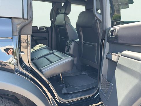 Certified 2025 Ford Bronco Outer Banks w/ Sasquatch Package AWD/4WD image 37