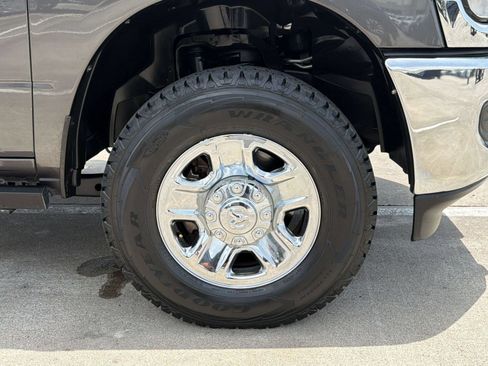 Used 2024 RAM 2500 Tradesman w/ Chrome Appearance Group AWD/4WD image 13