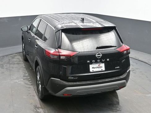Used 2023 Nissan Rogue S image 20