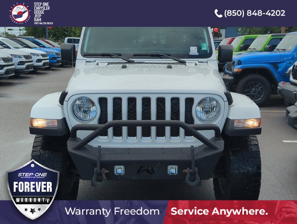 Used 2022 Jeep Gladiator Overland w/ Popular Equipment Package AWD/4WD image 9