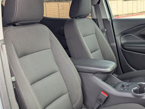 Used 2024 GMC Terrain SLE w/ Driver Convenience Package image 30