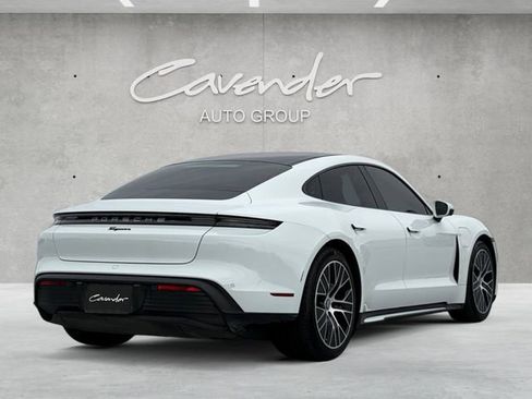 Used 2021 Porsche Taycan image 16