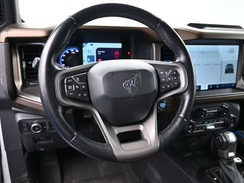 Used 2021 Ford Bronco Outer Banks w/ Sasquatch Package AWD/4WD image 18