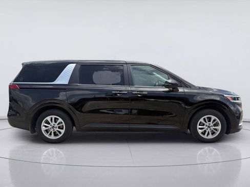 Used 2022 Kia Carnival LX FWD image 2