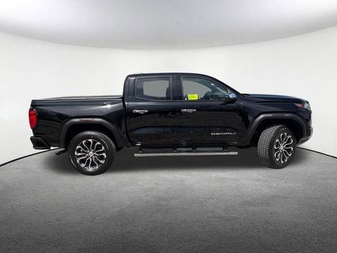 Used 2024 GMC Canyon Denali AWD/4WD image 15