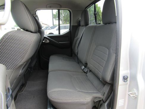 Used 2018 Nissan Frontier PRO-4X AWD/4WD image 9