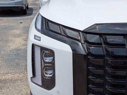 Used 2024 Hyundai Palisade Limited FWD image 10