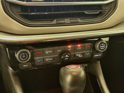 Used 2023 Jeep Compass Limited w/ Sun and Sound Group AWD/4WD image 23