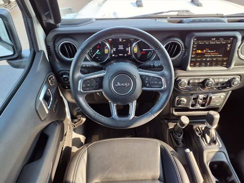 Used 2022 Jeep Wrangler Unlimited Sahara w/ Cold Weather Group image 7