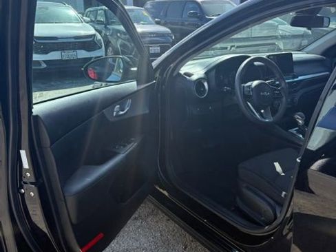 Certified 2023 Kia Forte LXS image 11