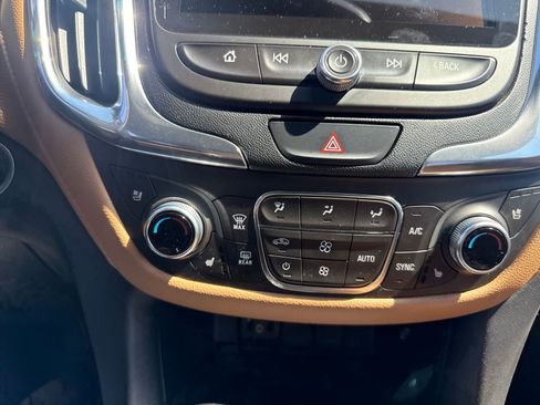 Used 2018 Chevrolet Equinox Premier FWD image 29