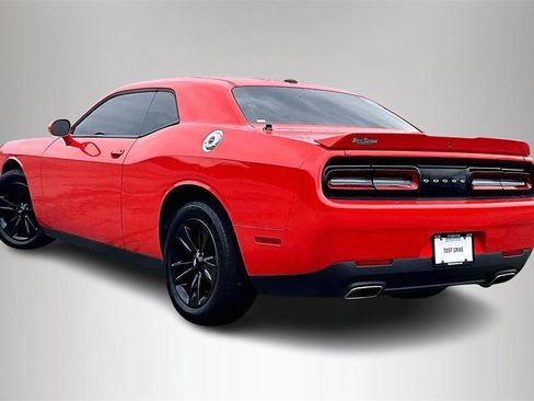 Used 2018 Dodge Challenger SXT w/ Sound Group image 5