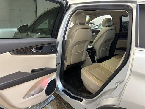 Used 2016 Lincoln MKX Reserve w/ Technology Package image 11