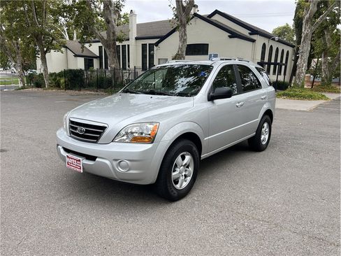 Used 2008 Kia Sorento 2WD image 3