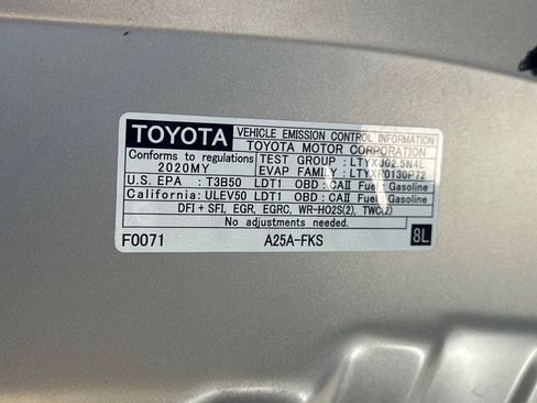 Used 2020 Toyota RAV4 LE w/ All Weather Liner Package FWD image 28