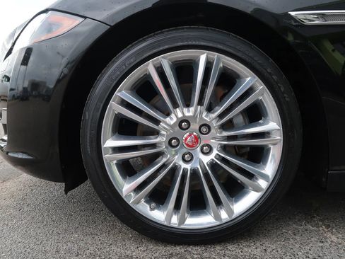 Used 2017 Jaguar XJ R-Sport image 61