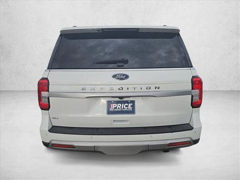 Used 2022 Ford Expedition XLT image 4