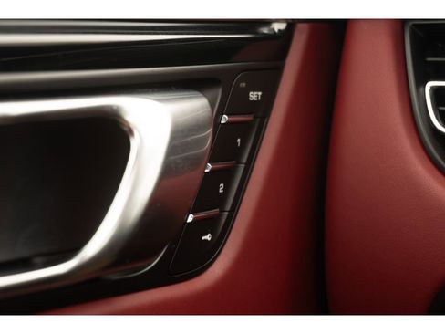 Used 2023 Porsche Macan Turbo AWD/4WD image 33