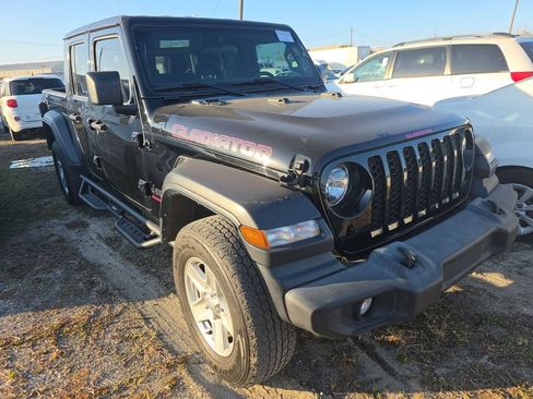Used 2020 Jeep Gladiator Sport w/ Quick Order Package 24S AWD/4WD image 2