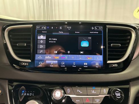 New 2026 Chrysler Voyager LX image 15