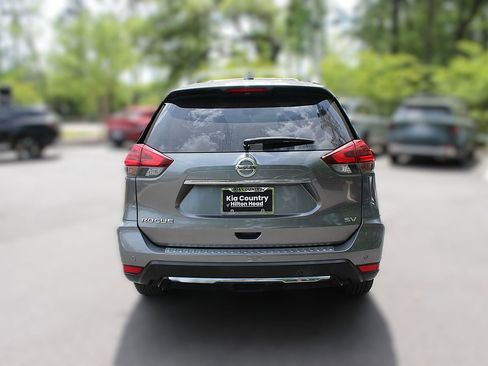 Used 2020 Nissan Rogue SV w/ Premium Package image 7