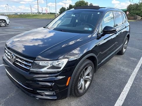 Used 2019 Volkswagen Tiguan SEL R-Line AWD/4WD image 4