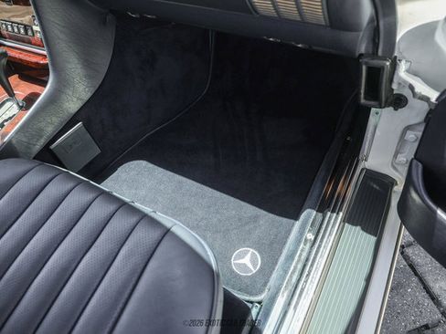 Used 1988 Mercedes-Benz 560 SL image 33