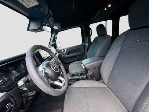 Used 2024 Jeep Wrangler Unlimited Sahara AWD/4WD image 21