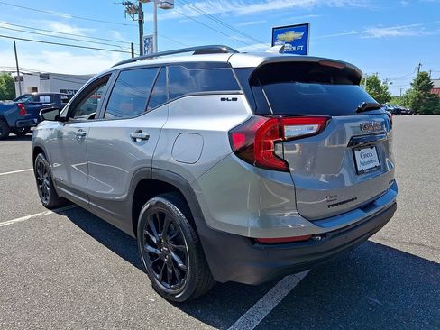 Used 2023 GMC Terrain SLE w/ Driver Convenience Package AWD/4WD image 3