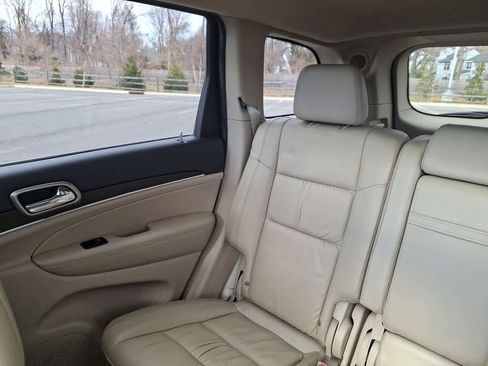 Used 2014 Jeep Grand Cherokee Limited image 12