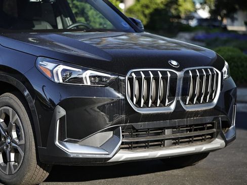 New 2026 BMW X1 xDrive28i AWD/4WD image 2