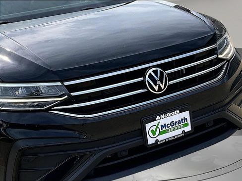 Used 2022 Volkswagen Tiguan SE AWD/4WD image 35
