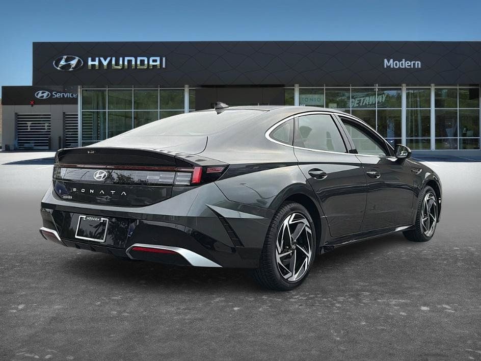 Certified 2026 Hyundai Sonata SEL FWD image 4
